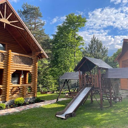 Котедж "Villa Затишна" Mykulytjyn Exteriör bild