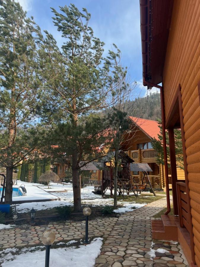 Котедж "Villa Затишна" Mykulytjyn Exteriör bild